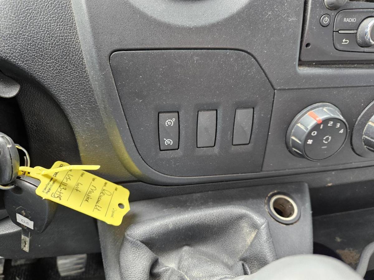 Renault Master Renault Master 2.3 dCi L1H1 Airco Navi 110 PK inrichting Imp