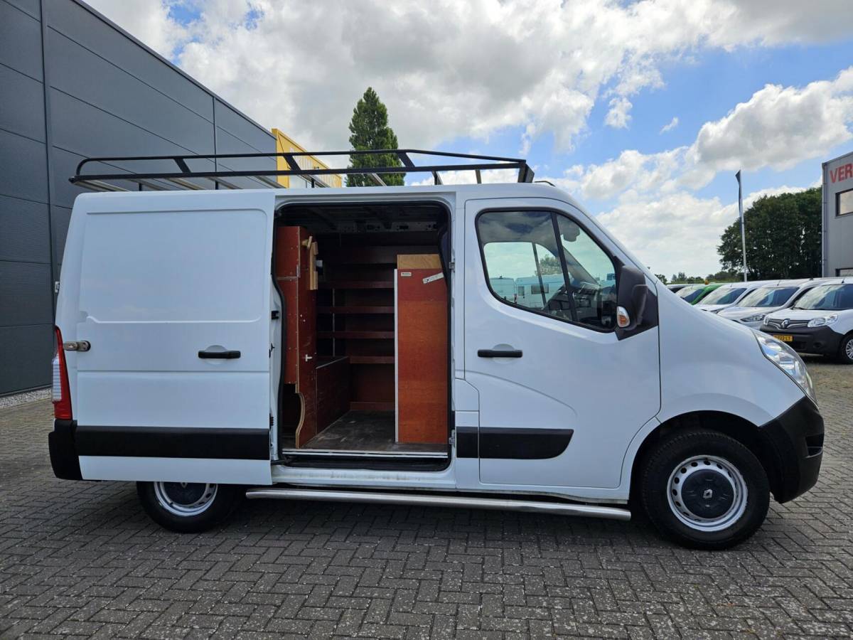 Renault Master Renault Master 2.3 dCi L1H1 Airco Navi 110 PK inrichting Imp