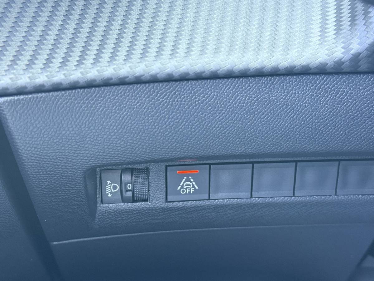 Peugeot 2008 Peugeot 2008 BWJ 2020 1.2 PureTech 101 PK Blue Lease Active FULL LED | 360 CAMERA | CARPLAY + ANDROID | DAB + | NAVI | CLIMA | CRUISE | LMV | PDC