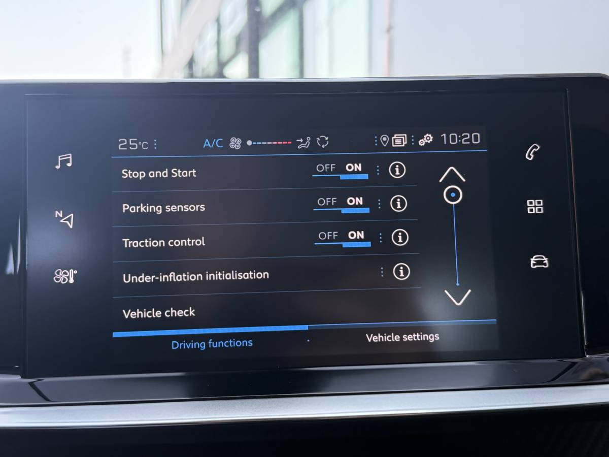 Peugeot 2008 Peugeot 2008 BWJ 2020 1.2 PureTech 101 PK Blue Lease Active FULL LED | 360 CAMERA | CARPLAY + ANDROID | DAB + | NAVI | CLIMA | CRUISE | LMV | PDC