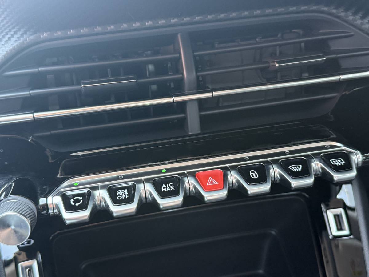Peugeot 2008 Peugeot 2008 BWJ 2020 1.2 PureTech 101 PK Blue Lease Active FULL LED | 360 CAMERA | CARPLAY + ANDROID | DAB + | NAVI | CLIMA | CRUISE | LMV | PDC