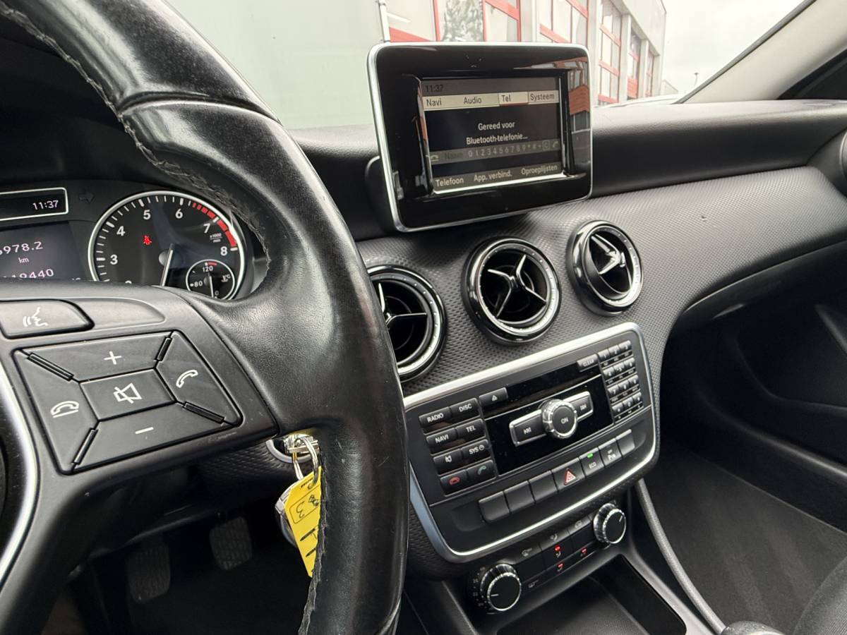 Mercedes-Benz A-Klasse Mercedes-Benz A-klasse BWJ 2014 180 123 pk Ambition NAVI | CLIMA | CRUISE | BLUETOOTH | LMV | PDC