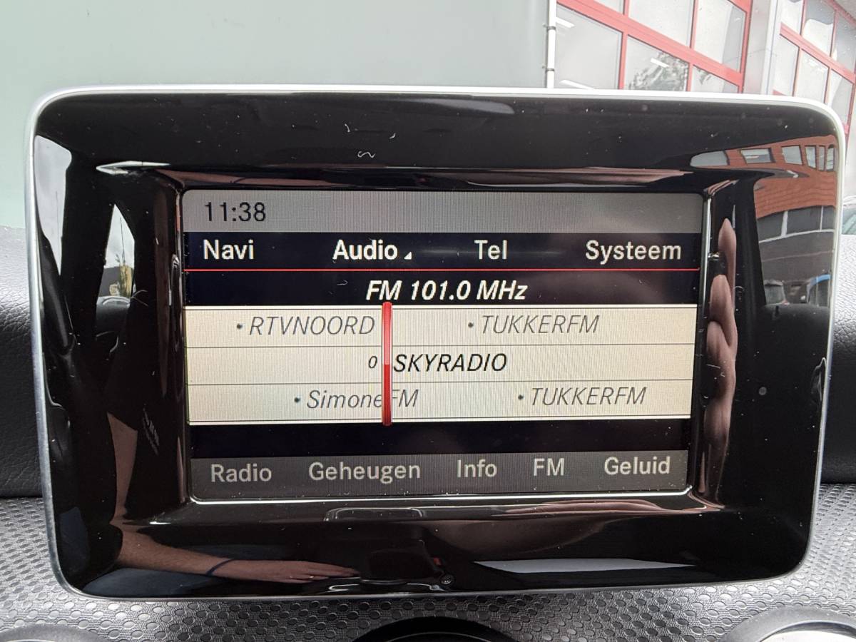 Mercedes-Benz A-Klasse Mercedes-Benz A-klasse BWJ 2014 180 123 pk Ambition NAVI | CLIMA | CRUISE | BLUETOOTH | LMV | PDC