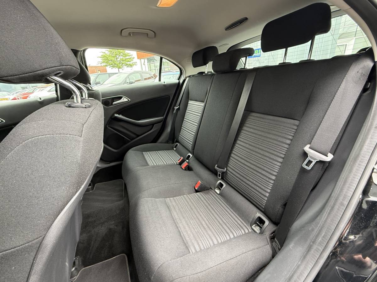 Mercedes-Benz A-Klasse Mercedes-Benz A-klasse BWJ 2014 180 123 pk Ambition NAVI | CLIMA | CRUISE | BLUETOOTH | LMV | PDC
