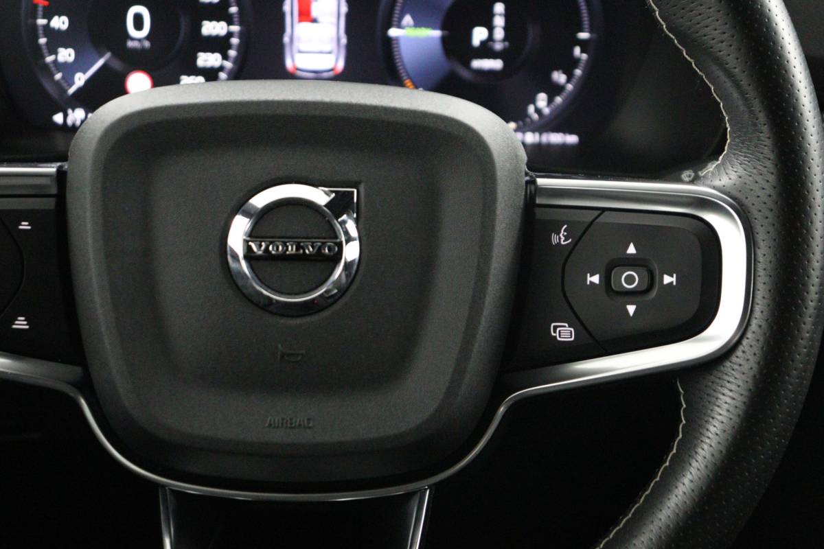 Volvo XC40 Volvo XC40 1.5 T5 Recharge R-Design Plug-in Full options/Pano/Trekhaak