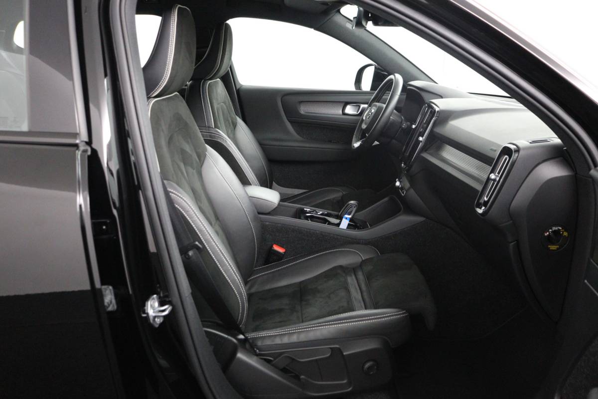 Volvo XC40 Volvo XC40 1.5 T5 Recharge R-Design Plug-in Full options/Pano/Trekhaak