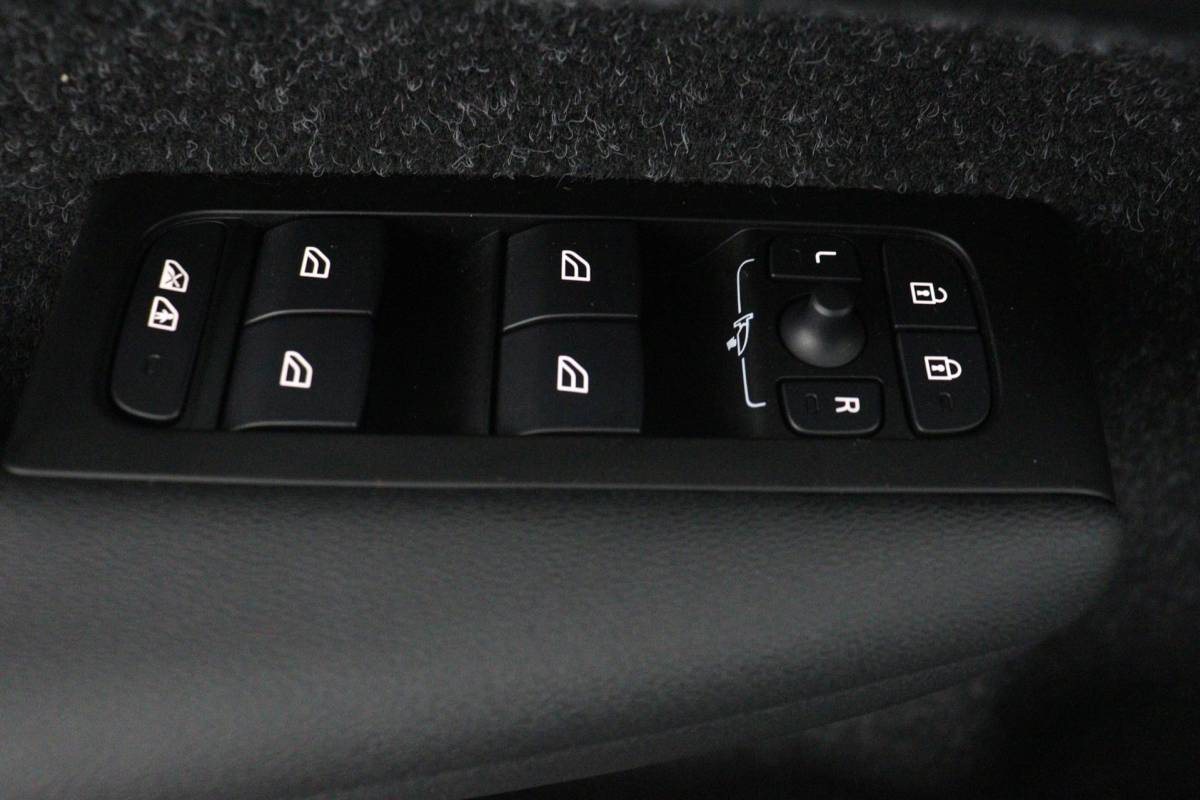 Volvo XC40 Volvo XC40 1.5 T5 Recharge R-Design Plug-in Full options/Pano/Trekhaak