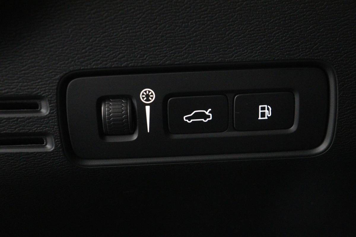 Volvo XC40 Volvo XC40 1.5 T5 Recharge R-Design Plug-in Full options/Pano/Trekhaak