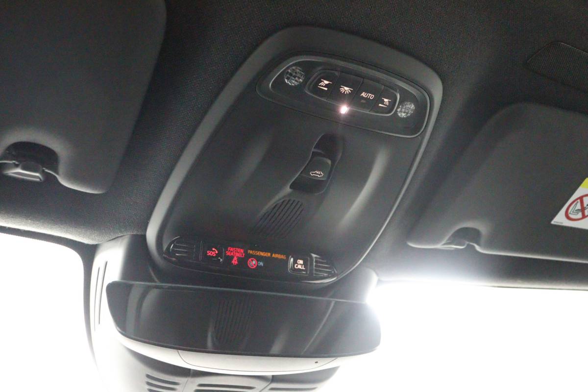 Volvo XC40 Volvo XC40 1.5 T5 Recharge R-Design Plug-in Full options/Pano/Trekhaak