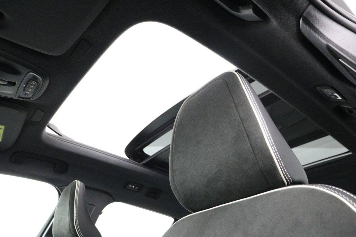 Volvo XC40 Volvo XC40 1.5 T5 Recharge R-Design Plug-in Full options/Pano/Trekhaak