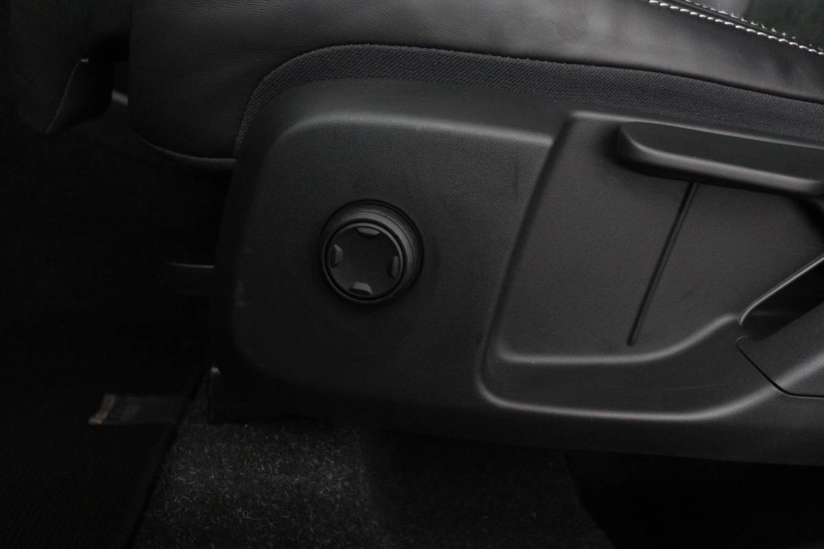 Volvo XC40 Volvo XC40 1.5 T5 Recharge R-Design Plug-in Full options/Pano/Trekhaak