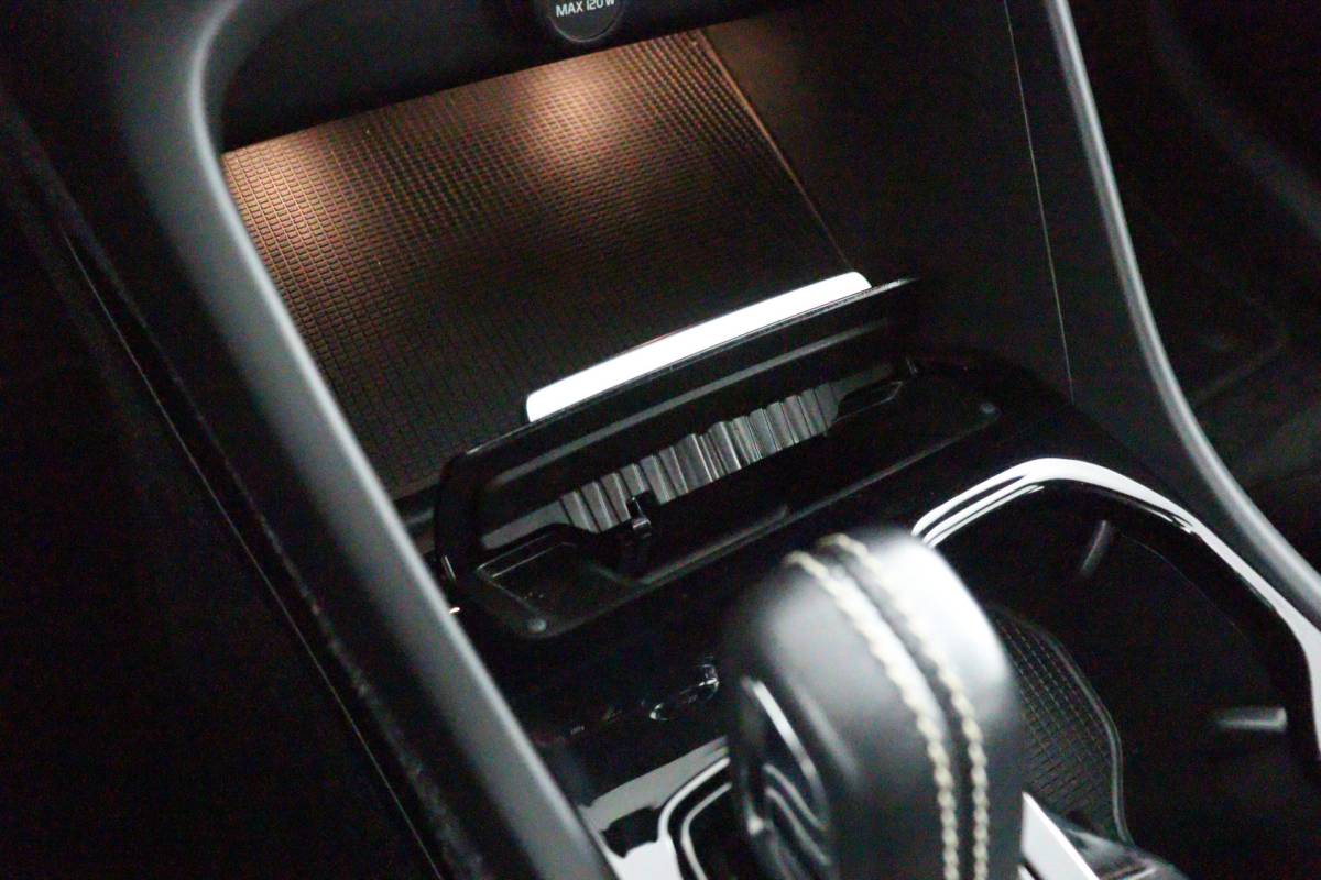 Volvo XC40 Volvo XC40 1.5 T5 Recharge R-Design Plug-in Full options/Pano/Trekhaak