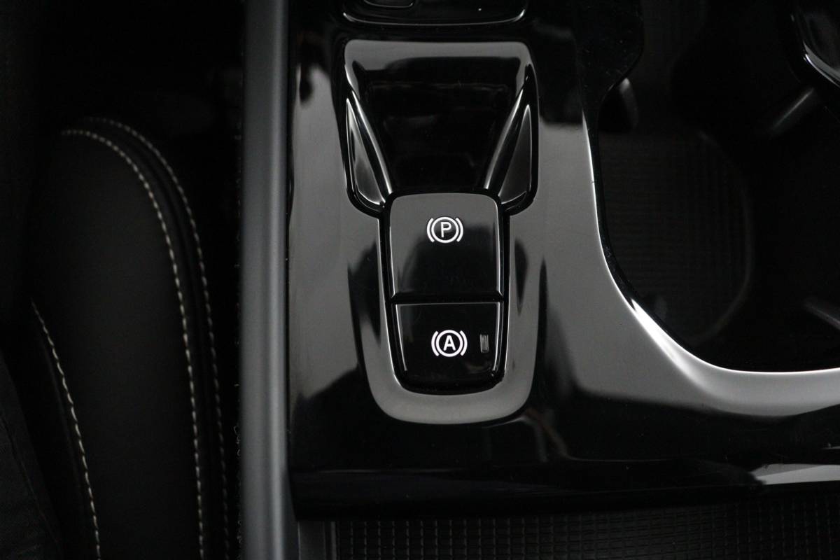 Volvo XC40 Volvo XC40 1.5 T5 Recharge R-Design Plug-in Full options/Pano/Trekhaak
