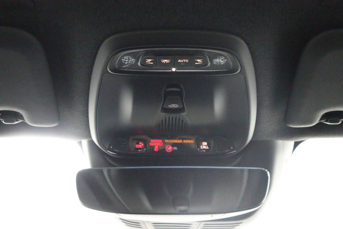 Volvo XC40 Volvo XC40 1.5 T5 Recharge R-Design Plug-in Full options/Pano/Trekhaak