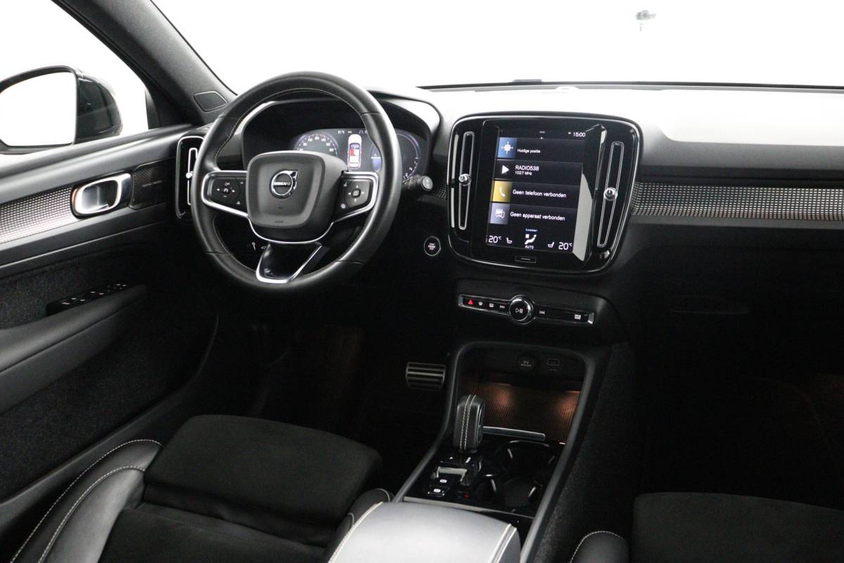 Volvo XC40 Volvo XC40 1.5 T5 Recharge R-Design Plug-in Full options/Pano/Trekhaak
