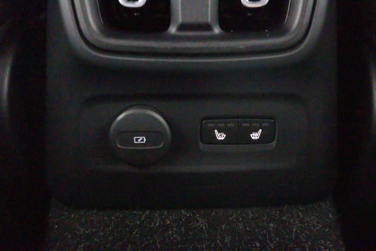 Volvo XC40 Volvo XC40 1.5 T5 Recharge R-Design Plug-in Full options/Pano/Trekhaak