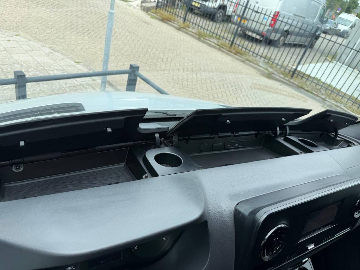 Mercedes-Benz Sprinter Mercedes-Benz Sprinter 316 CDI L2H2 E6 RWD | 2x Schuifdeur | 3.5T Trekhaak | Mbux