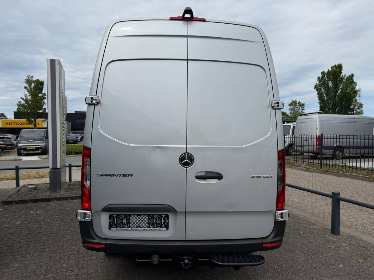 Mercedes-Benz Sprinter Mercedes-Benz Sprinter 316 CDI L2H2 E6 RWD | 2x Schuifdeur | 3.5T Trekhaak | Mbux