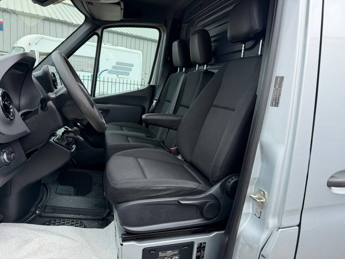 Mercedes-Benz Sprinter Mercedes-Benz Sprinter 316 CDI L2H2 E6 RWD | 2x Schuifdeur | 3.5T Trekhaak | Mbux