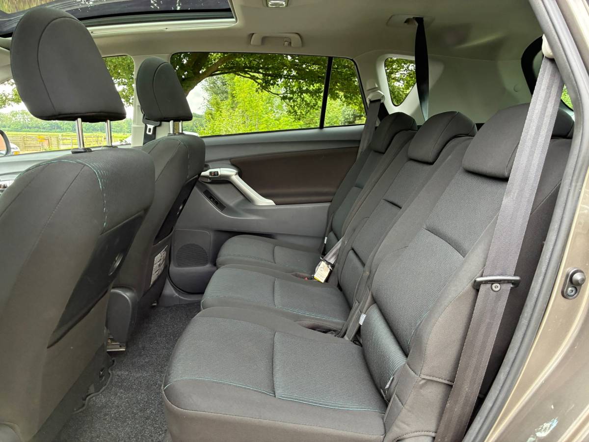 Toyota Verso Toyota Verso 1.8 VVT-i Business Titanium | Panodak + Navi + Clima + Cruise nu €8.975,-!!