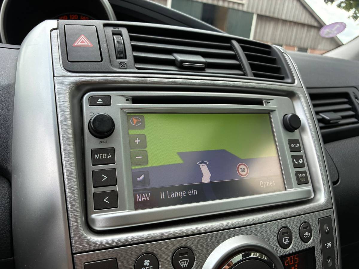 Toyota Verso Toyota Verso 1.8 VVT-i Business Titanium | Panodak + Navi + Clima + Cruise nu €8.975,-!!