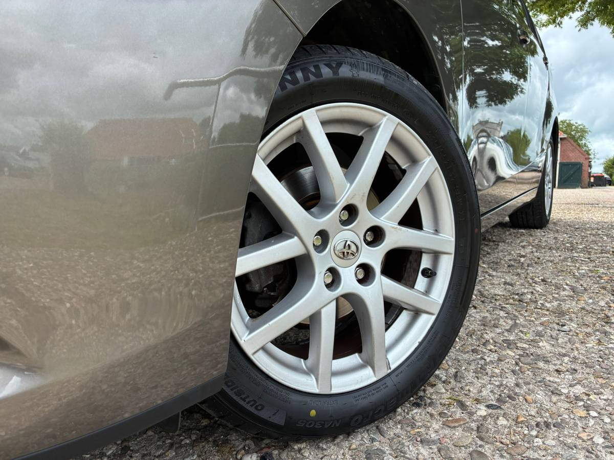 Toyota Verso Toyota Verso 1.8 VVT-i Business Titanium | Panodak + Navi + Clima + Cruise nu €8.975,-!!