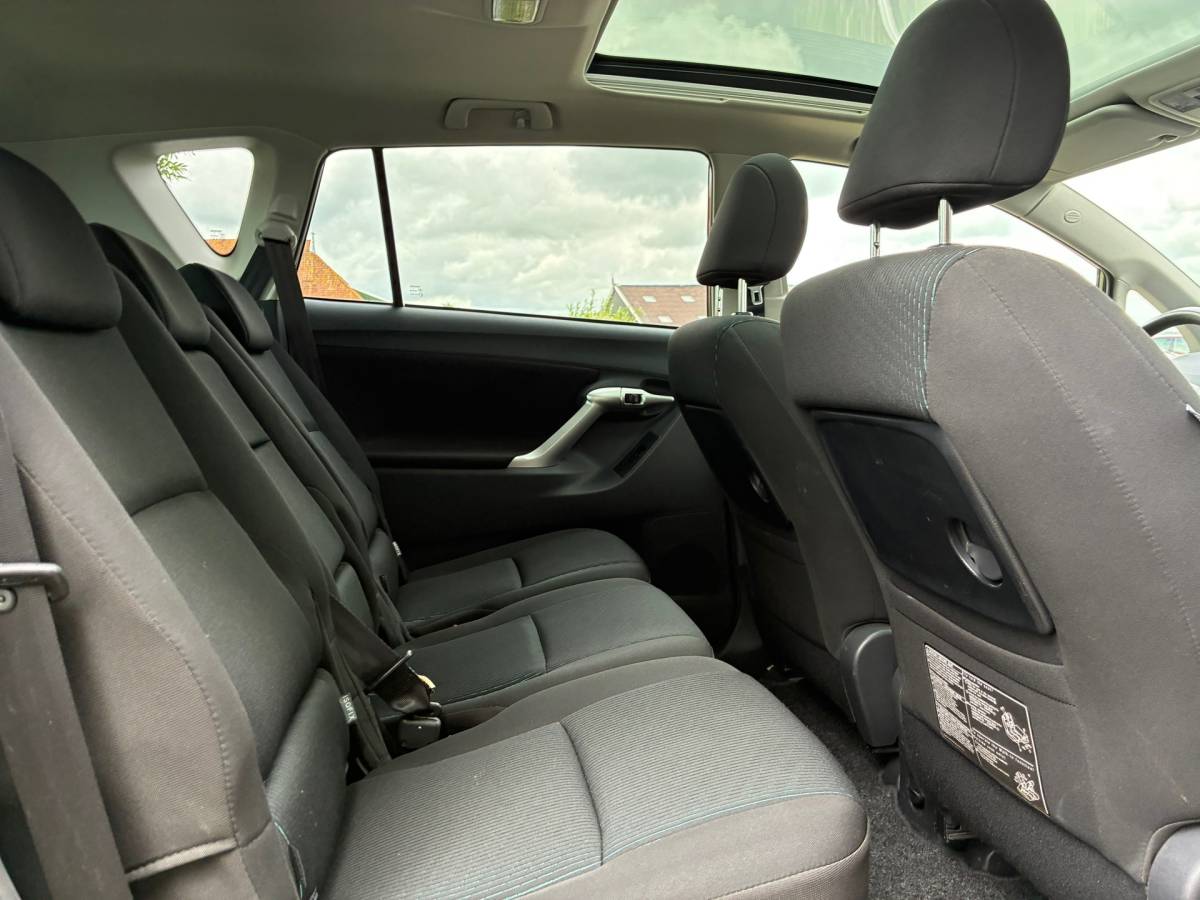 Toyota Verso Toyota Verso 1.8 VVT-i Business Titanium | Panodak + Navi + Clima + Cruise nu €8.975,-!!
