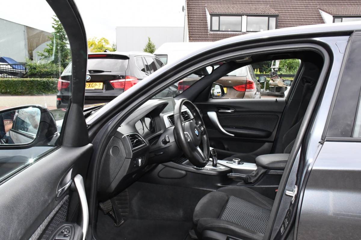 BMW 1 Serie BMW 1-serie 118i m sport automaat