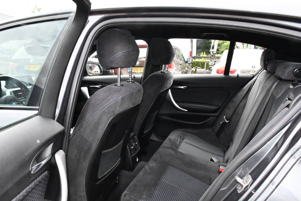 BMW 1 Serie BMW 1-serie 118i m sport automaat
