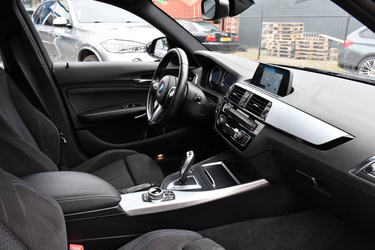 BMW 1 Serie BMW 1-serie 118i m sport automaat