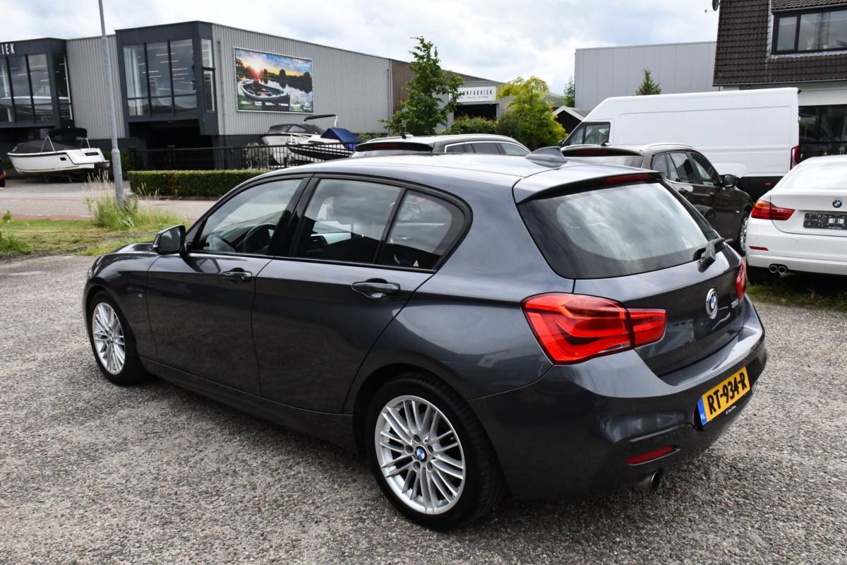 BMW 1 Serie BMW 1-serie 118i m sport automaat