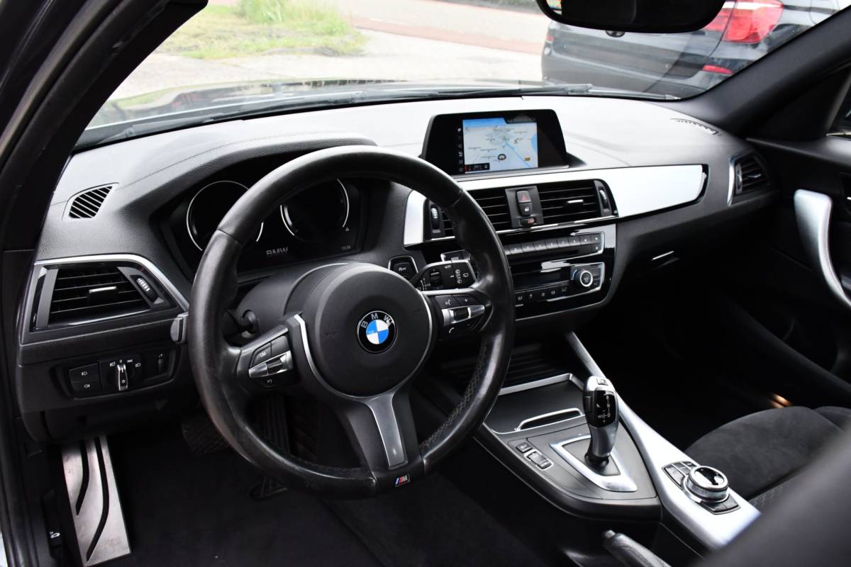 BMW 1 Serie BMW 1-serie 118i m sport automaat