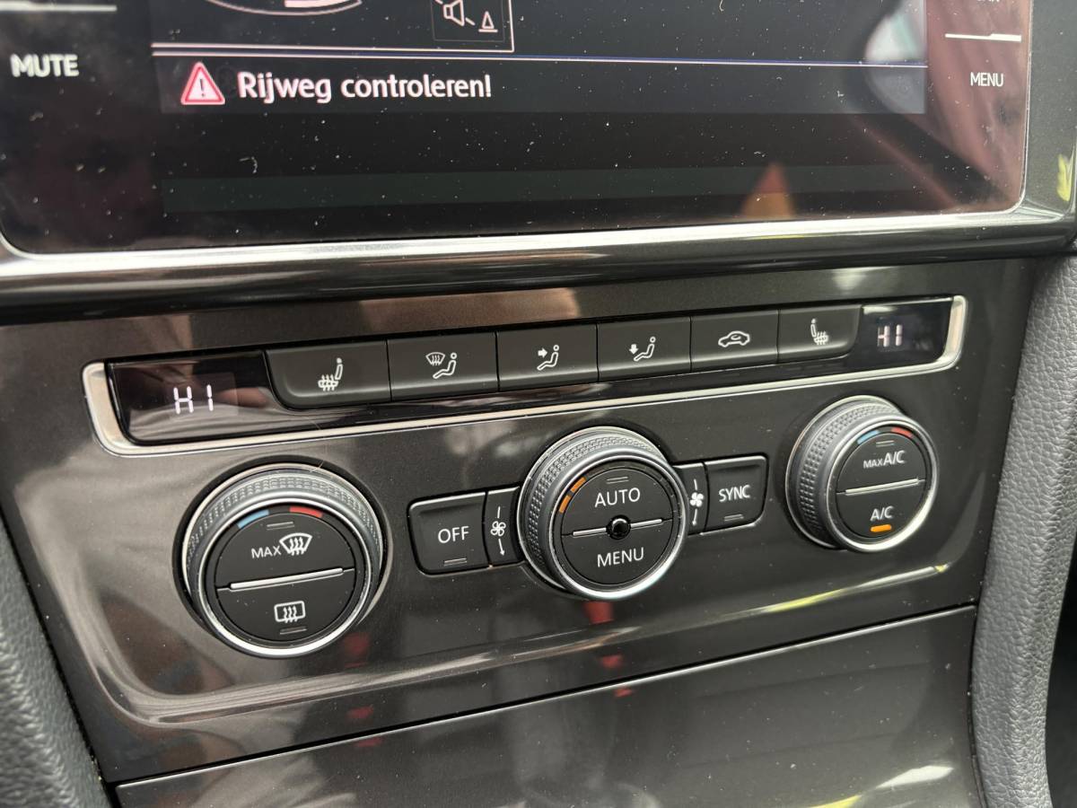 Volkswagen Golf Volkswagen Golf 1.4 TSI Comfortline Trekhaak, Parkeersensoren, Adaptieve Cruise Control