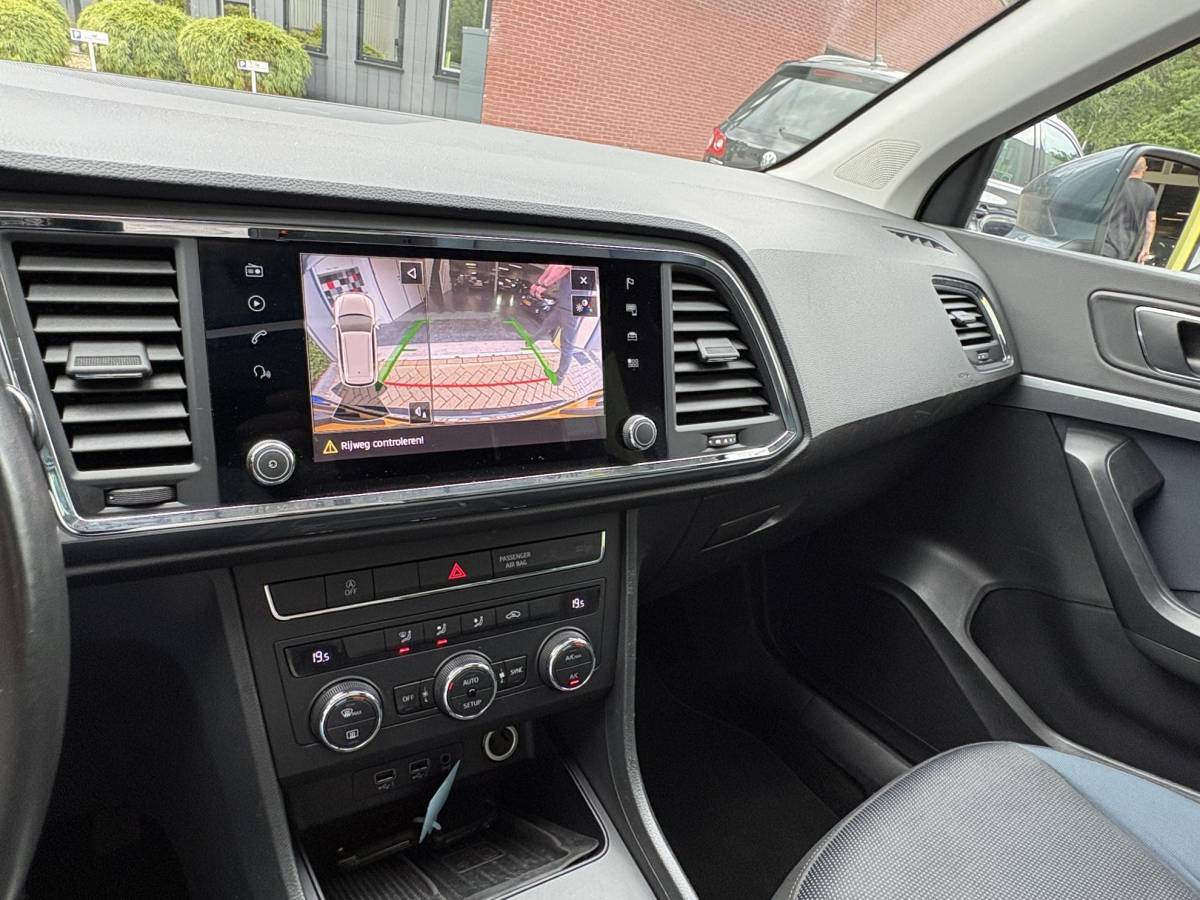 SEAT Ateca SEAT Ateca 1.5 TSI Business Intense DSG-Automaat, Panoramadak, Camera, LED