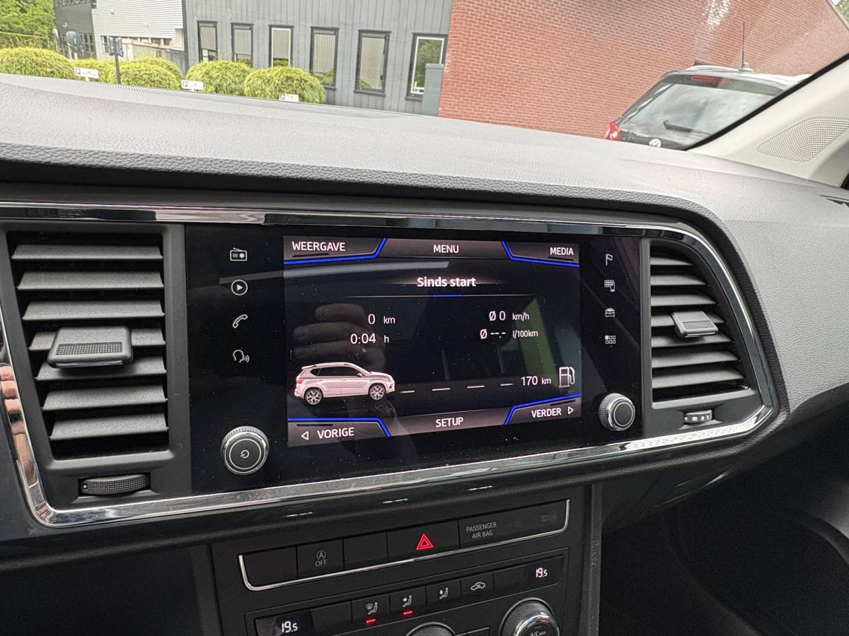 SEAT Ateca SEAT Ateca 1.5 TSI Business Intense DSG-Automaat, Panoramadak, Camera, LED