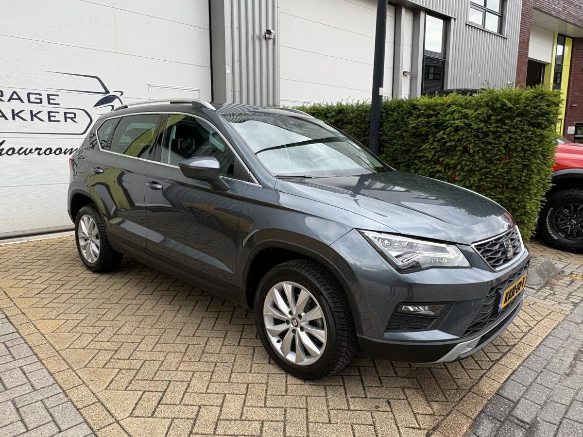 SEAT Ateca SEAT Ateca 1.5 TSI Business Intense DSG-Automaat, Panoramadak, Camera, LED