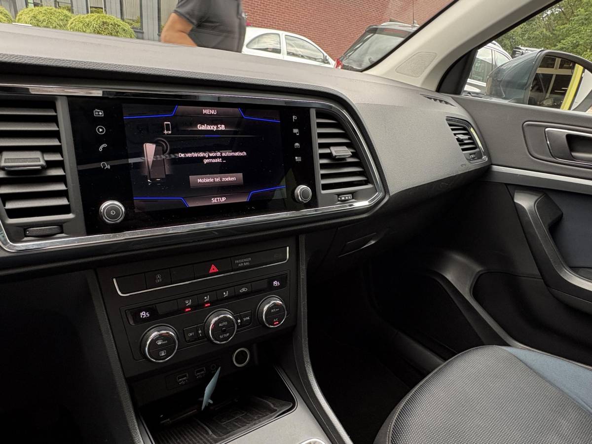SEAT Ateca SEAT Ateca 1.5 TSI Business Intense DSG-Automaat, Panoramadak, Camera, LED