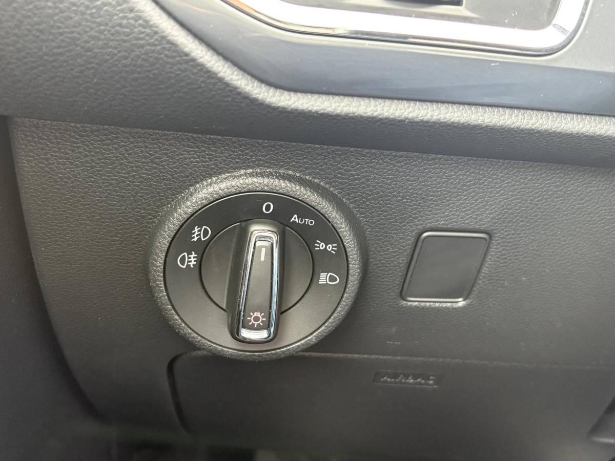 SEAT Ateca SEAT Ateca 1.5 TSI Business Intense DSG-Automaat, Panoramadak, Camera, LED