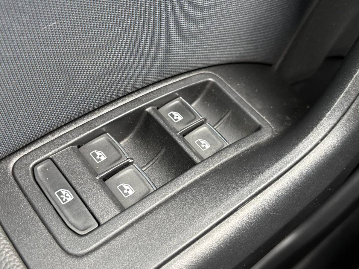 SEAT Ateca SEAT Ateca 1.5 TSI Business Intense DSG-Automaat, Panoramadak, Camera, LED