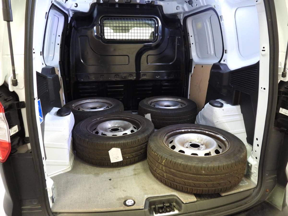 Ford Transit Courier Ford Transit Courier 1.0 Trend EcoBoost NAVI/CAMERA/2xSCHUIFDEUR/PDC!
