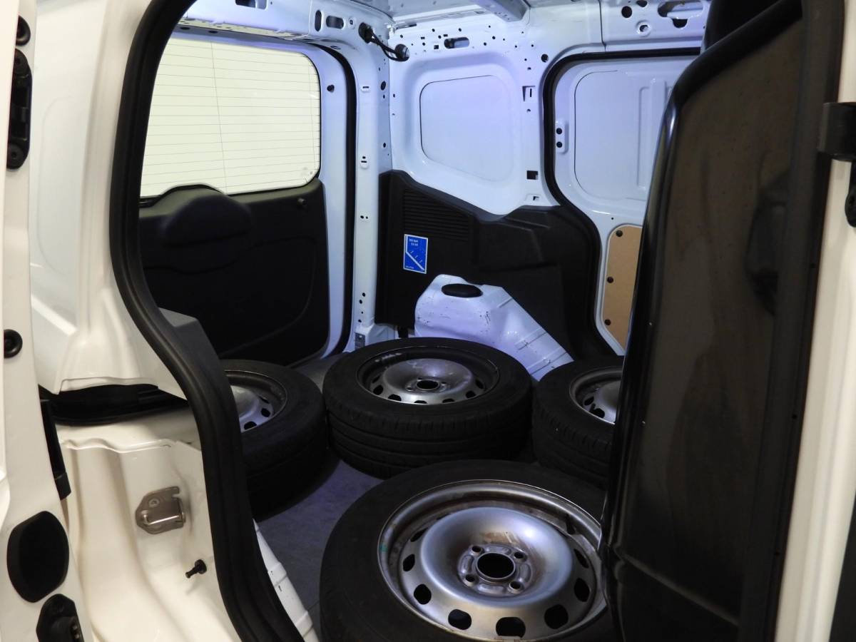 Ford Transit Courier Ford Transit Courier 1.0 Trend EcoBoost NAVI/CAMERA/2xSCHUIFDEUR/PDC!