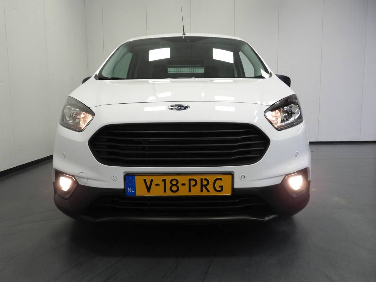 Ford Transit Courier Ford Transit Courier 1.0 Trend EcoBoost NAVI/CAMERA/2xSCHUIFDEUR/PDC!