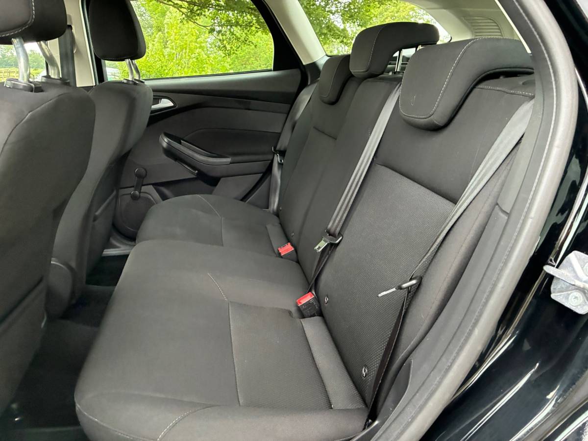 Ford Focus Ford Focus Wagon 1.0 Trend | 103.000 km + Airco + Stoel verw. Nu € 6.975,-!!!