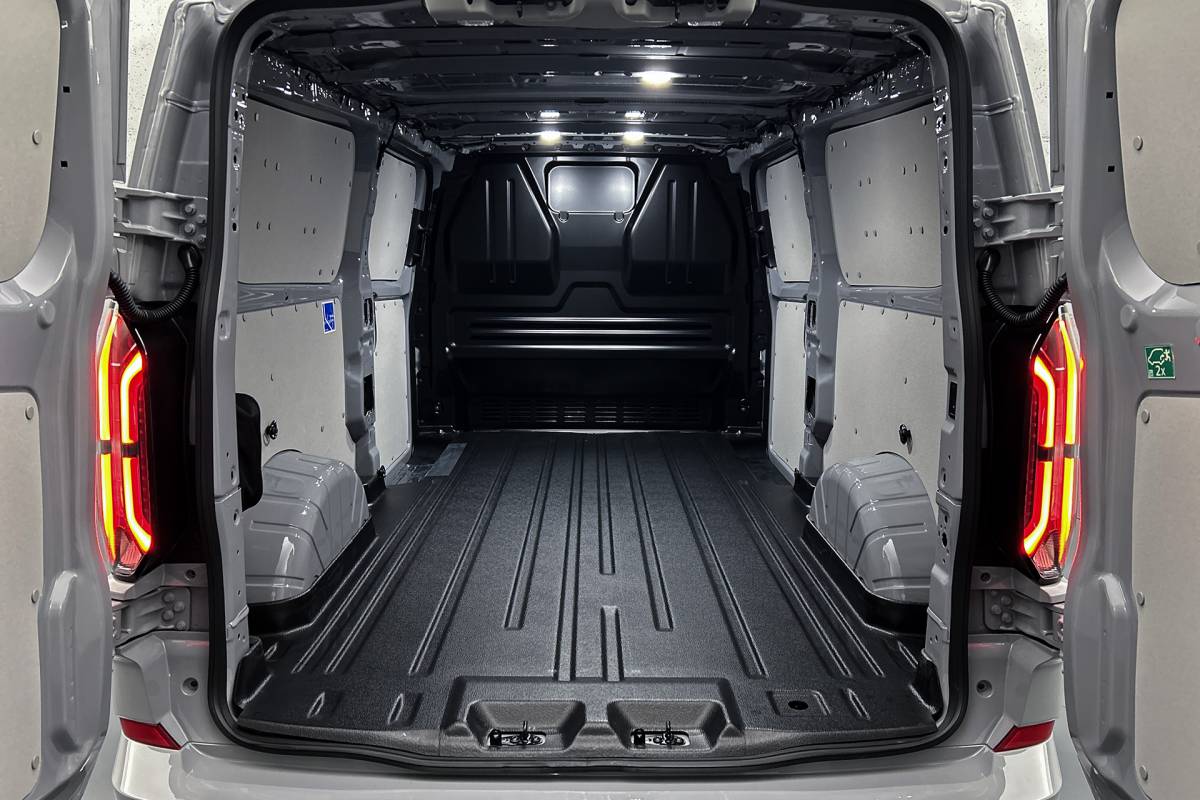 Ford  Ford E-Custom 340 L2 Raptor Edition 71 KWh | Lederen bekleding | 2x schuifdeur | Driver assist pack premium | Stoelverwarming