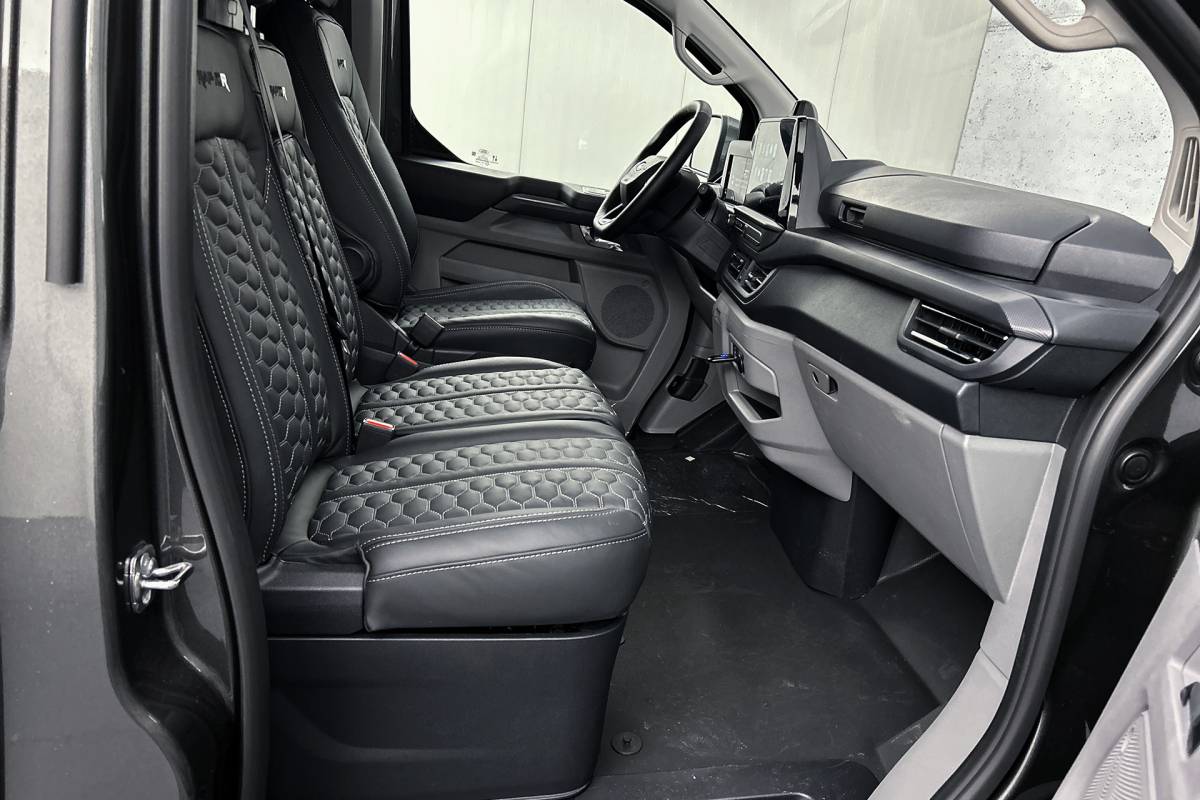 Ford  Ford E-Custom 340 L2 Raptor Edition 71 KWh | Lederen bekleding | 2x schuifdeur | Driver assist pack premium | Stoelverwarming