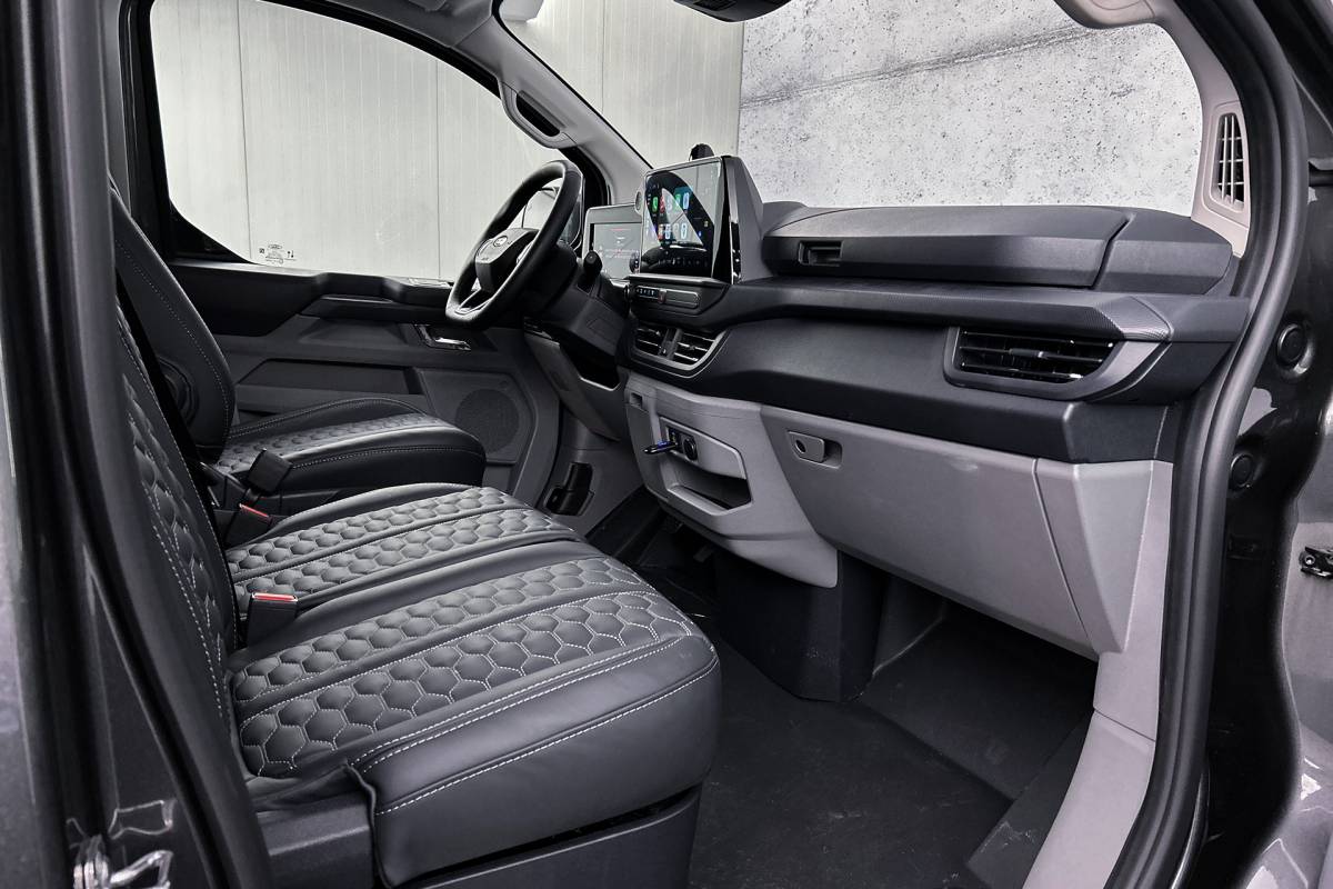 Ford  Ford E-Custom 340 L2 Raptor Edition 71 KWh | Lederen bekleding | 2x schuifdeur | Driver assist pack premium | Stoelverwarming