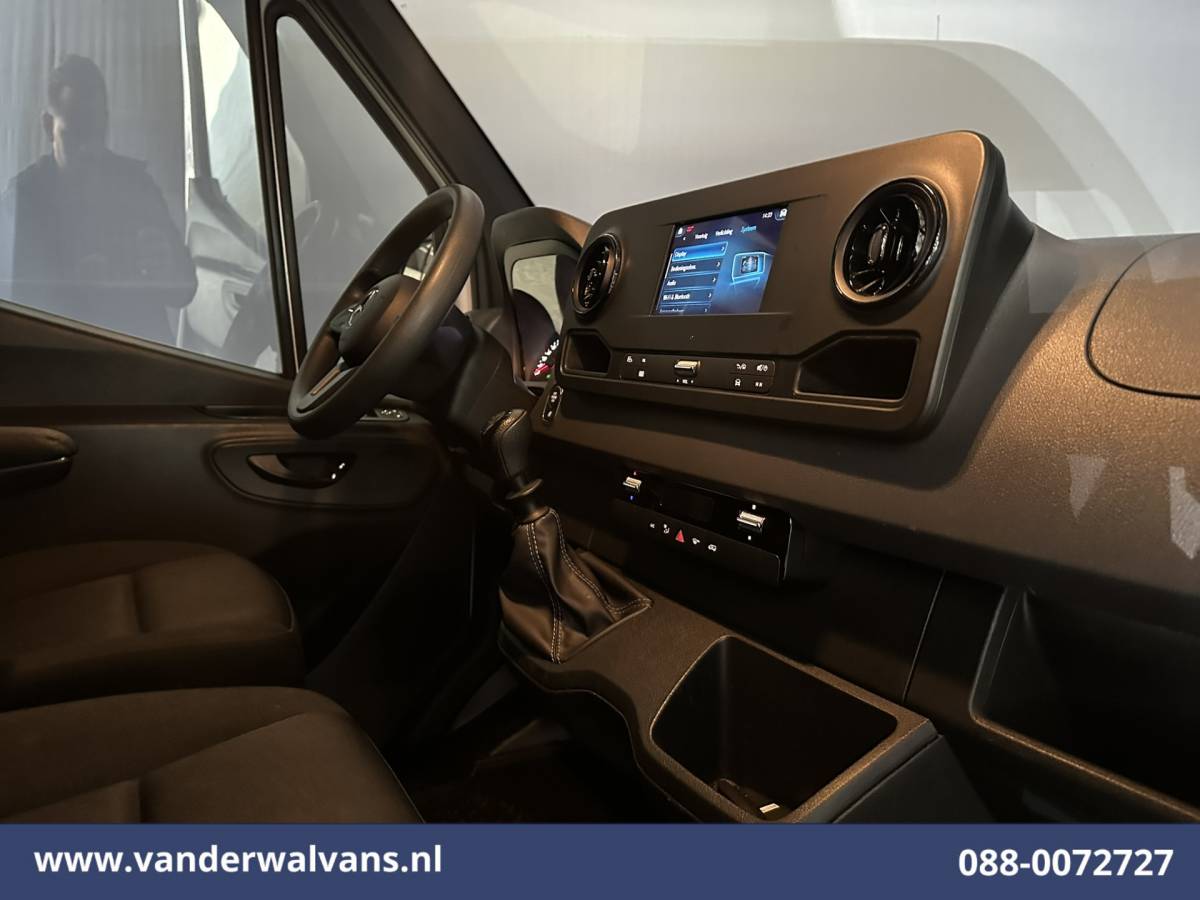 Mercedes-Benz Sprinter Mercedes-Benz Sprinter 317 CDI 170pk L4H2 Supermaxi Euro6 Airco | Camera | Apple Carplay | Android Auto 270 Graden Achterdeuren, Bijrijdersbank