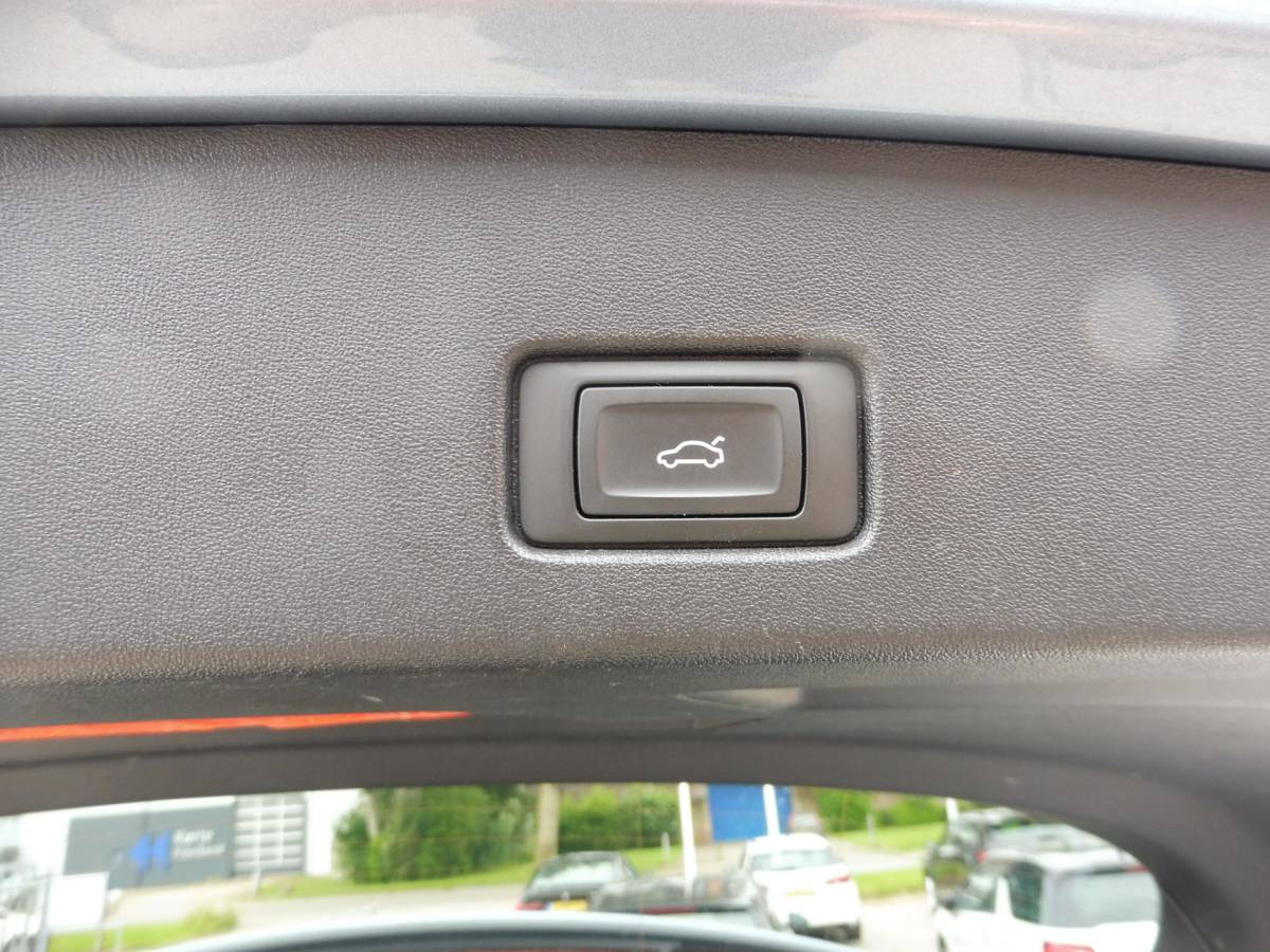 Audi Q4 e-tron Audi Q4 e-tron  SOH 91% 35 Launch edition Advanced 55 kWh LMV 19″| LED Matrix | Sportstoel | 1e eig | NL auto