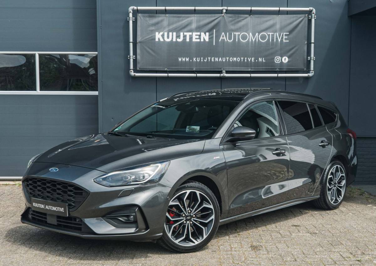 Ford Focus Ford Focus Wagon 1.5 EcoBoost ST Line / LED / Pano / HUD / Winter pack!