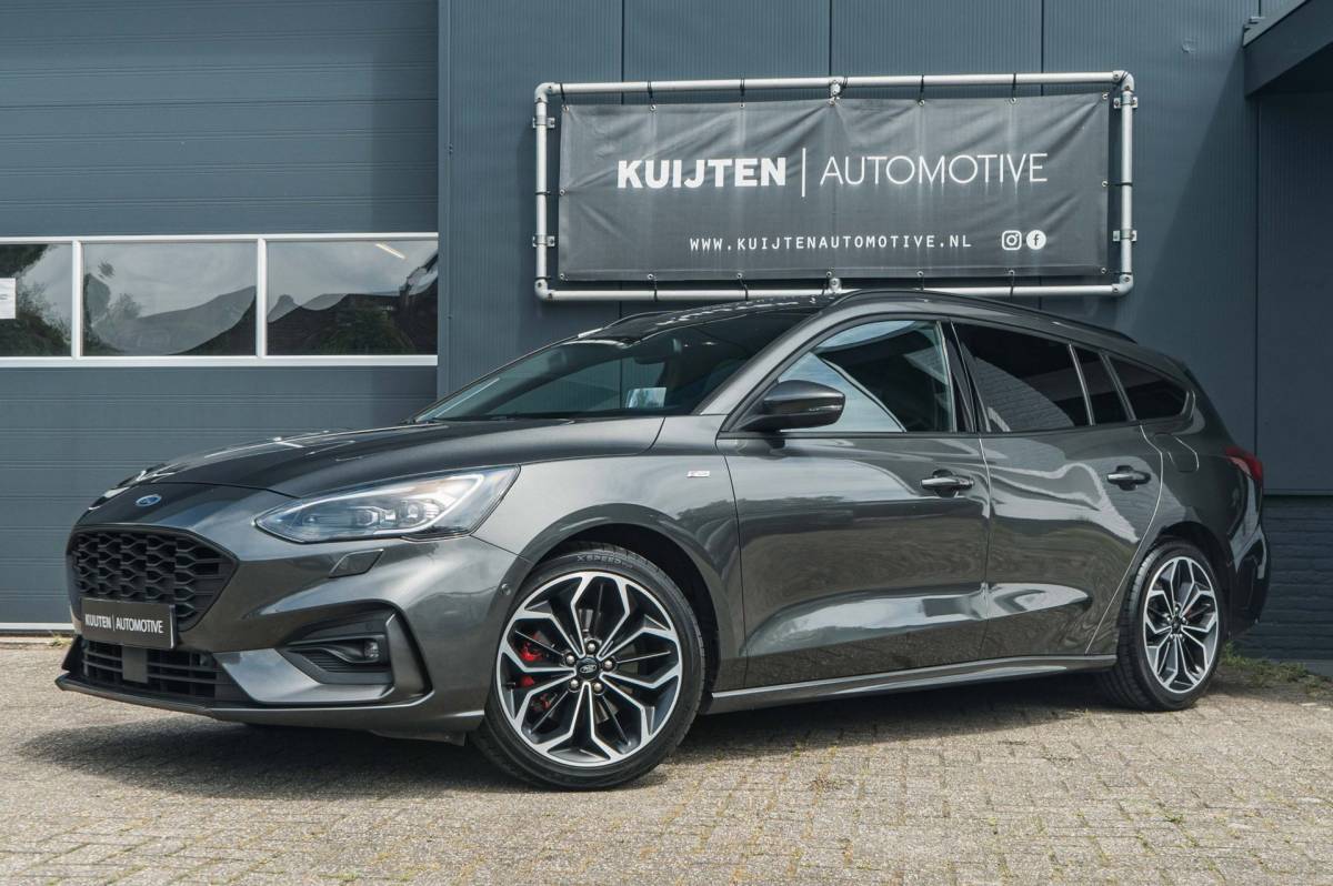 Ford Focus Ford Focus Wagon 1.5 EcoBoost ST Line / LED / Pano / HUD / Winter pack!